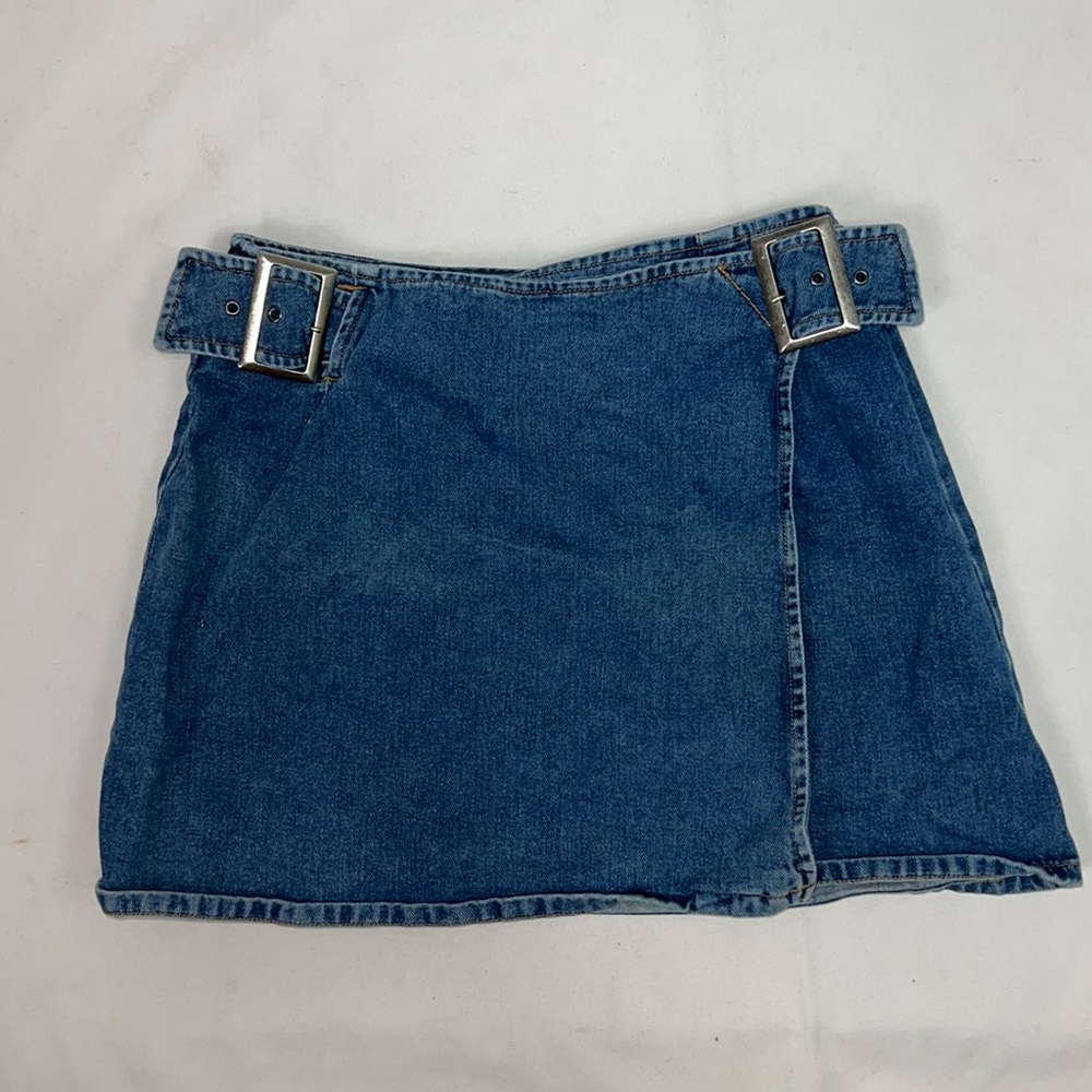 2179 Guess USA jean skirt